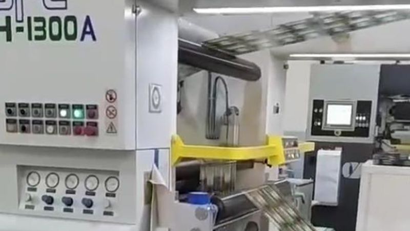 Contrecolleuse sans solvant aux Philippines